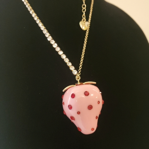 Betsey Johnson Strawberry Necklace ๐ - Picture 6 of 8